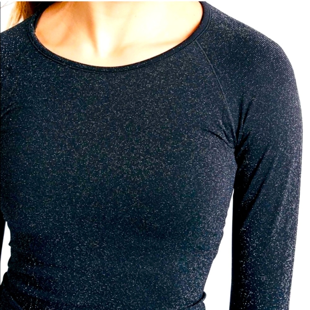 Athleta Glow Speedlight Navy Long Sleeve Top